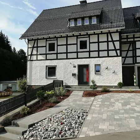 Apartment Am Felsen Zueschen Winterberg Exterior photo