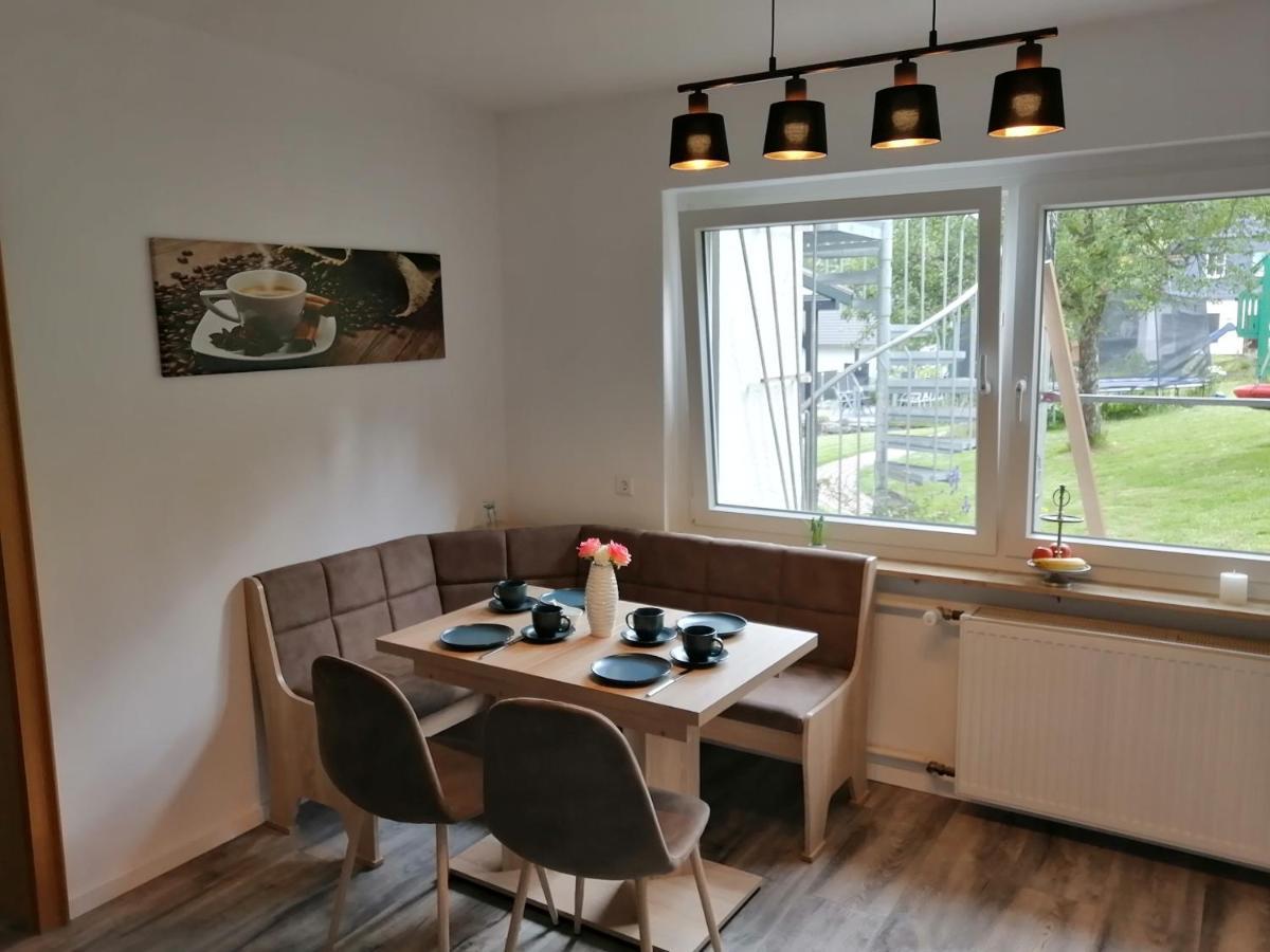 Apartment Am Felsen Zueschen Winterberg